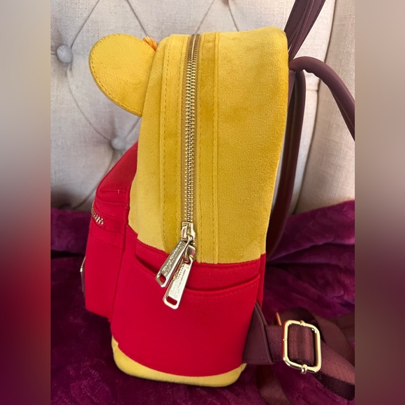 Winnie the Pooh 3D loungefly backpack - Picture 2 of 4